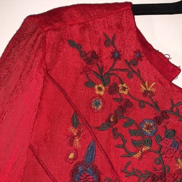 Umgee USA Womens Red Embroidered Bell Sleeve Boho Dress M Rayon Flowy Fit - Picture 5 of 16